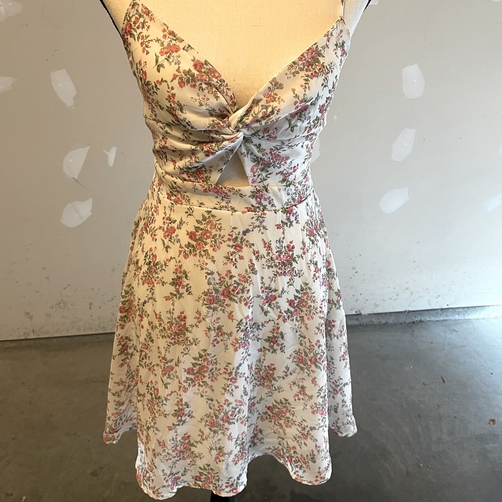 Flowy Twist Front Open Back Dress Flower Print - image 1